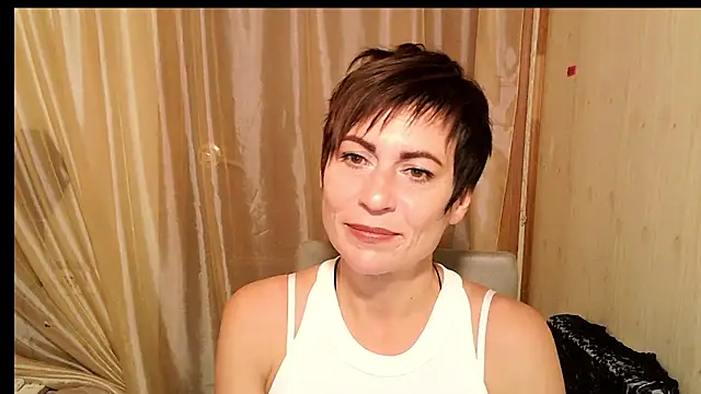 Ashley Brookss online show from October 2, 2025, 7:45 am