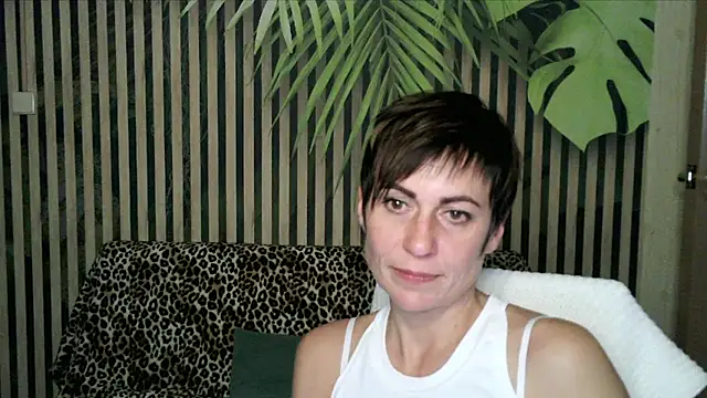 Ashley Brookss online show from October 2, 2025, 7:50 pm