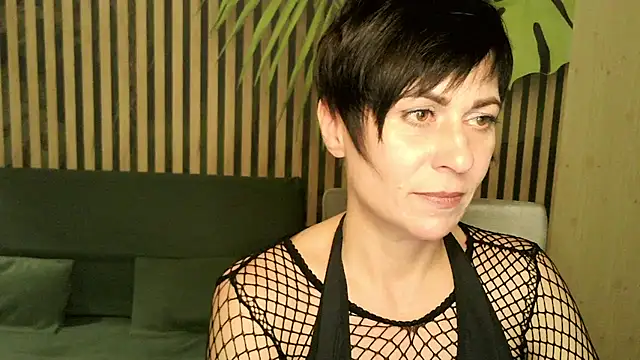 Ashley Brookss online show from October 29, 2025, 6:18 pm