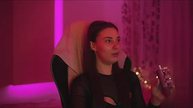 CandyStorm online show from April 3, 2026, 11:00 pm