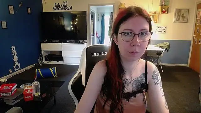 Snapshot of TattooedGirls chatting on October 31, 2025, 10:56 am TattooedGirls online show from October 31, 2025, 10:56 am