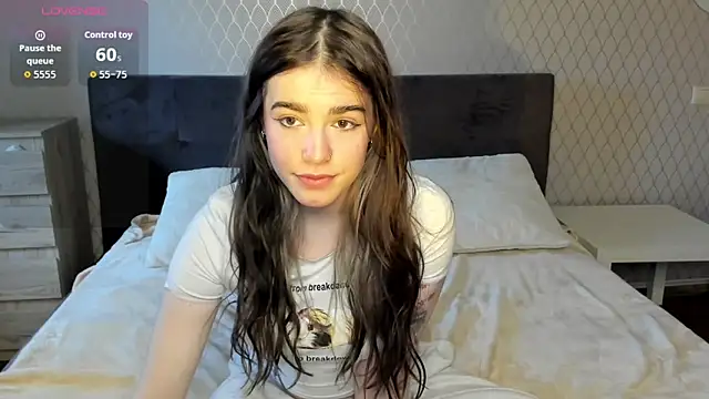 Snapshot of ShellyMoon_ chatting on September 29, 2025, 1:17 pm ShellyMoon  online show from September 29, 2025, 1:17 pm