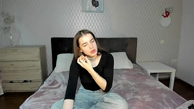 Snapshot of ShellyMoon_ chatting on October 24, 2025, 12:48 pm ShellyMoon  online show from October 24, 2025, 12:48 pm