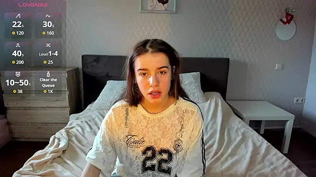 Snapshot of ShellyMoon_ chatting on October 6, 2025, 12:39 pm ShellyMoon  online show from October 6, 2025, 12:39 pm