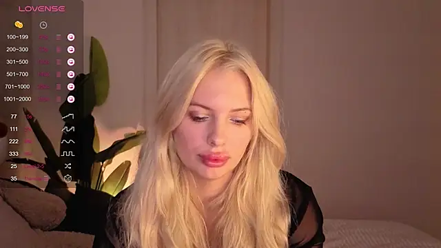 SweetCherryBlonde online show from October 9, 2025, 8:37 am
