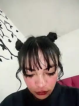 Snapshot of Valentina_Squirt- chatting on December 2, 2025, 9:44 am Valentina Squirt- online show from December 2, 2025, 9:44 am