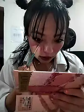 Snapshot of Valentina_Squirt- chatting on October 9, 2025, 10:05 am Valentina Squirt- online show from October 9, 2025, 10:05 am