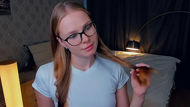 LibbyVenzeio online show from October 22, 2025, 7:30 am