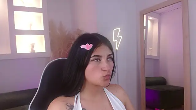 Snapshot of Lexy_Storm_18 chatting on October 28, 2025, 8:41 pm Lexy Storm 18 online show from October 28, 2025, 8:41 pm