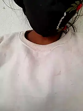 Snapshot of PEEHU-50 chatting on December 5, 2025, 4:00 am PEEHU-50 online show from December 5, 2025, 4:00 am