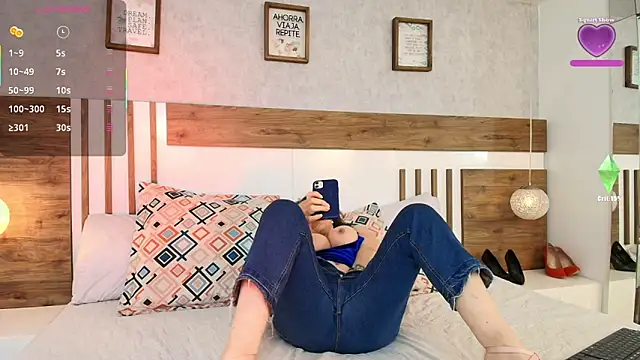 Snapshot of LucianaWainN chatting on June 12, 2026, 1:31 pm LucianaWainN online show from June 12, 2026, 1:31 pm