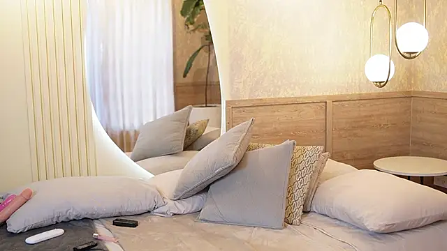 Snapshot of Roxy_Vega chatting on October 4, 2025, 12:28 pm Roxy Vega online show from October 4, 2025, 12:28 pm