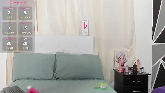 Snapshot of Daye_Sky chatting on November 8, 2025, 7:06 pm Daye Sky online show from November 8, 2025, 7:06 pm