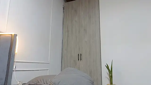 Snapshot of luxuryheaven_8 chatting on November 14, 2025, 4:27 am luxuryheaven 8 online show from November 14, 2025, 4:27 am