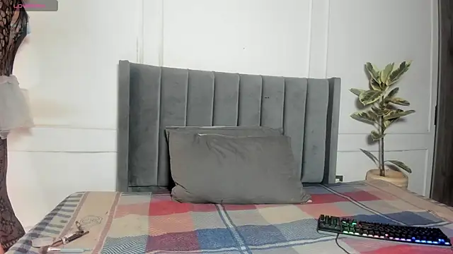 luxuryheaven 8 online show from December 17, 2025, 9:20 pm