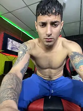 Snapshot of alessandro290 chatting on October 1, 2025, 10:02 pm alessandro290 online show from October 1, 2025, 10:02 pm