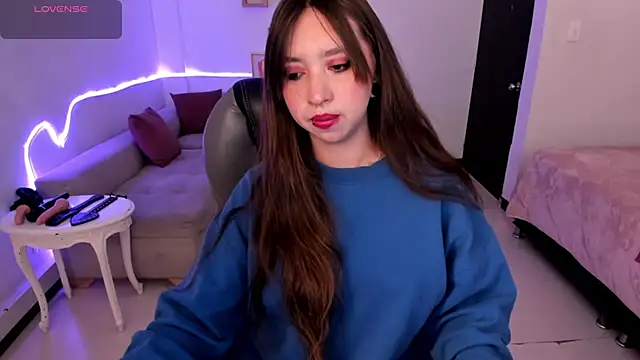 Scarlett  Cooper   online show from November 3, 2025, 11:36 am