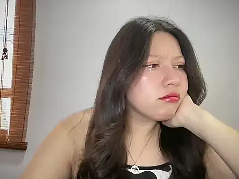 Rachel James   online show from November 9, 2025, 5:50 pm