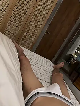 HenryLee1983-cums online show from February 13, 2026, 6:08 pm