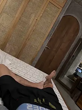 Snapshot of HenryLee1983-cums chatting on November 24, 2025, 4:51 pm HenryLee1983-cums online show from November 24, 2025, 4:51 pm