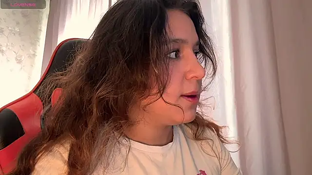 Snapshot of Luisaa_rosee chatting on September 30, 2025, 1:06 pm Luisaa rosee online show from September 30, 2025, 1:06 pm