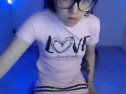 cristal hills 19 online show from October 23, 2025, 5:33 pm