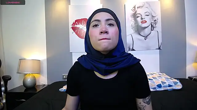 Neesha   online show from November 1, 2025, 8:36 pm