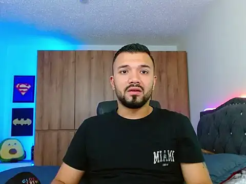 Snapshot of mathewv_ chatting on November 15, 2025, 3:32 am mathewv online show from November 15, 2025, 3:32 am