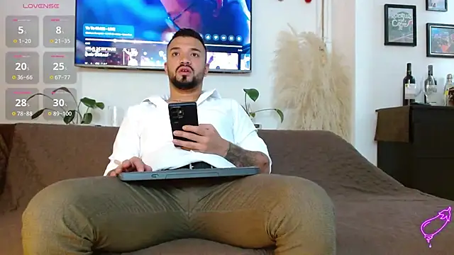 Snapshot of mathewv_ chatting on November 13, 2025, 3:43 am mathewv online show from November 13, 2025, 3:43 am