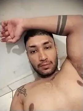 Snapshot of favelaboy10 chatting on October 23, 2025, 5:11 pm favelaboy10 online show from October 23, 2025, 5:11 pm