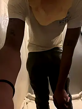 BbcLovesCompany online show from September 30, 2025, 2:06 am