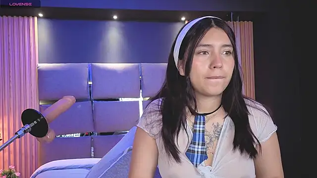 Snapshot of Emily_Roberts9 chatting on November 22, 2025, 11:31 am Emily Roberts9 online show from November 22, 2025, 11:31 am