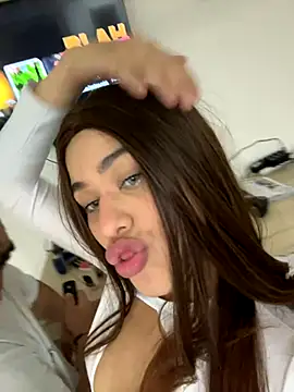 Snapshot of darklove14 chatting on October 28, 2025, 12:22 am darklove14 online show from October 28, 2025, 12:22 am