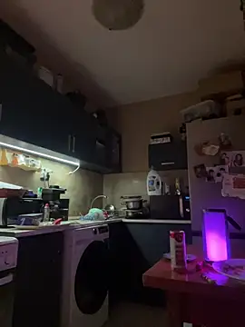 tompet2122 online show from April 25, 2026, 11:57 pm