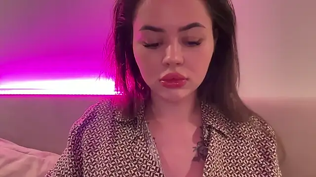 Snapshot of AlmaryKim chatting on September 19, 2025, 8:57 pm AlmaryKim online show from September 19, 2025, 8:57 pm