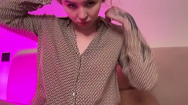 AlmaryKim online show from March 15, 2026, 5:53 pm