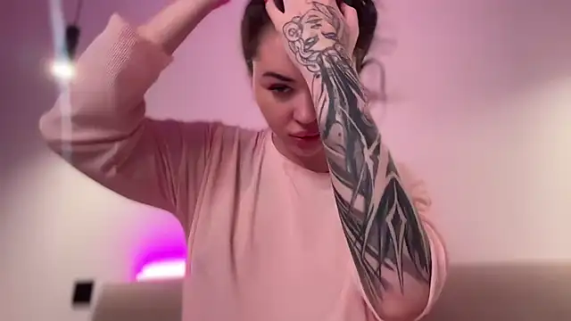 Snapshot of AlmaryKim chatting on September 20, 2025, 8:25 pm AlmaryKim online show from September 20, 2025, 8:25 pm