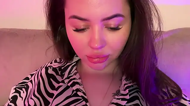 AlmaryKim online show from April 15, 2026, 7:29 pm