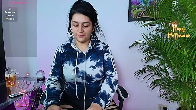 alejitasweet online show from November 11, 2025, 3:12 am