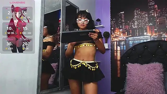 IrisCole online show from October 13, 2025, 11:23 am