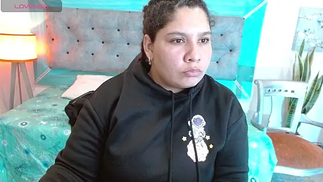 roxx iie online show from October 4, 2025, 3:41 am