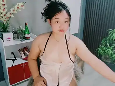 UrFavouriteCravings online show from December 4, 2025, 1:15 am