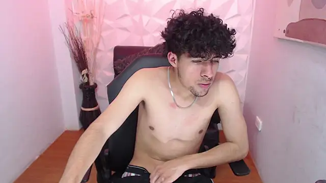 Snapshot of Liil_boy chatting on October 26, 2025, 4:13 am Liil boy online show from October 26, 2025, 4:13 am