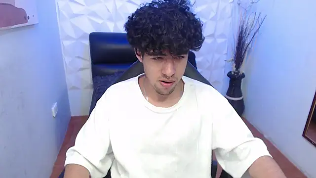 Snapshot of Liil_boy chatting on November 8, 2025, 6:50 am Liil boy online show from November 8, 2025, 6:50 am