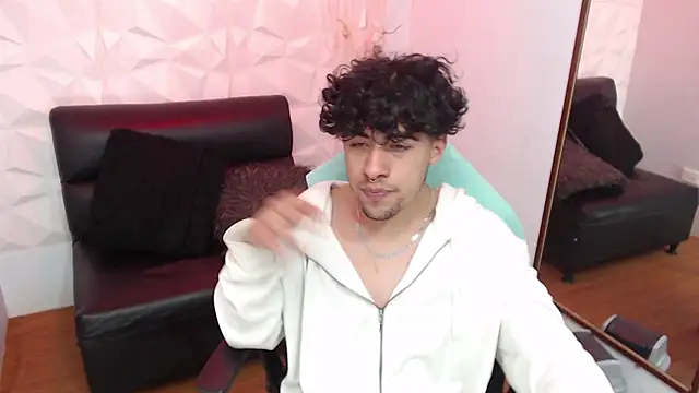 Snapshot of Liil_boy chatting on November 11, 2025, 3:45 am Liil boy online show from November 11, 2025, 3:45 am