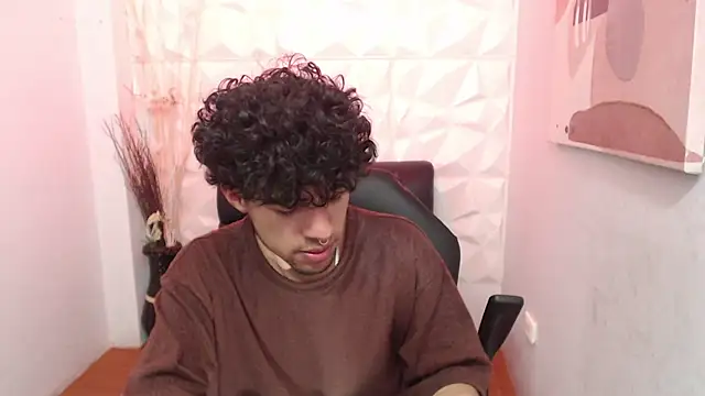 Snapshot of Liil_boy chatting on October 25, 2025, 3:49 am Liil boy online show from October 25, 2025, 3:49 am