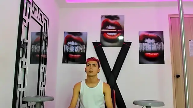 VERY HOT GUYS online show from October 18, 2025, 10:56 pm