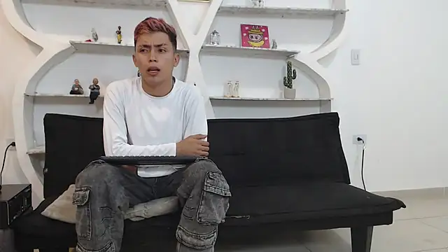 VERY HOT GUYS online show from November 27, 2025, 12:22 am