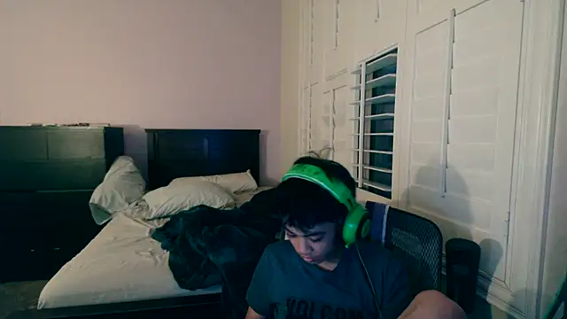 youngasianboy2007 online show from February 6, 2026, 1:56 am