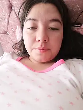 annyaparis online show from April 11, 2026, 2:21 pm